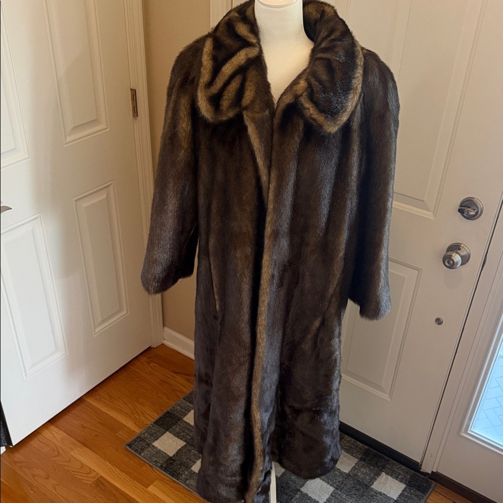 db by Basso Faux Fur Coat – Women’s Small – y2k/Vintage Era